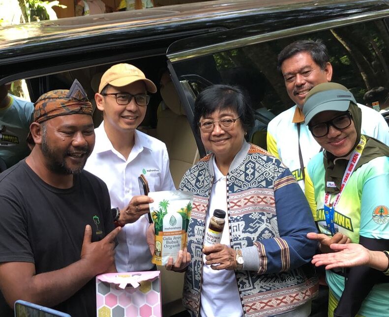 Menteri-Lingkungan-Hidup-dan-Kehutanan-Siti-Nurbaya-Produk-Mahorahora-gula-aren